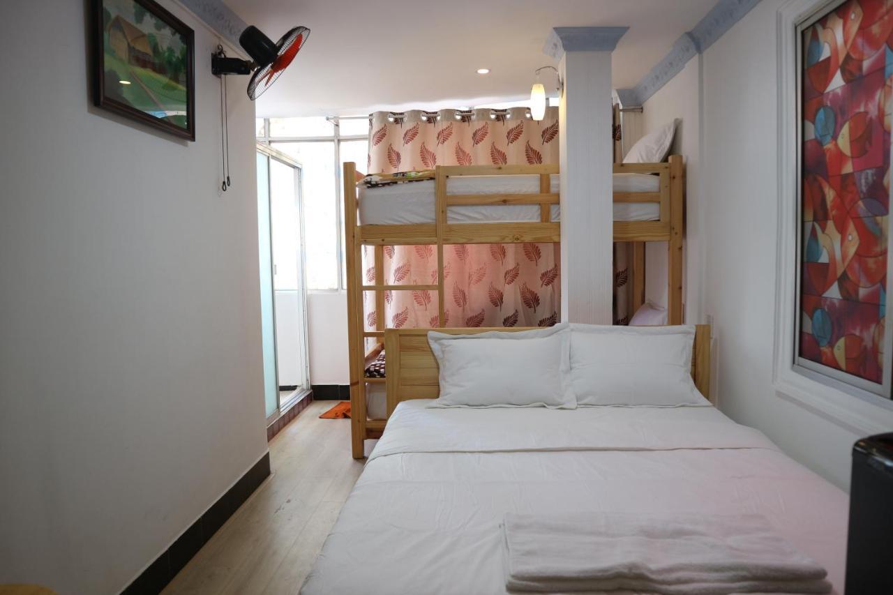 Loan Vo Hostel Thành Pho Ho Chí Minh Esterno foto